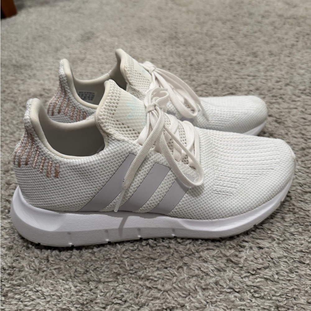 Women’s Adidas White Knit Sneakers Size 8.5